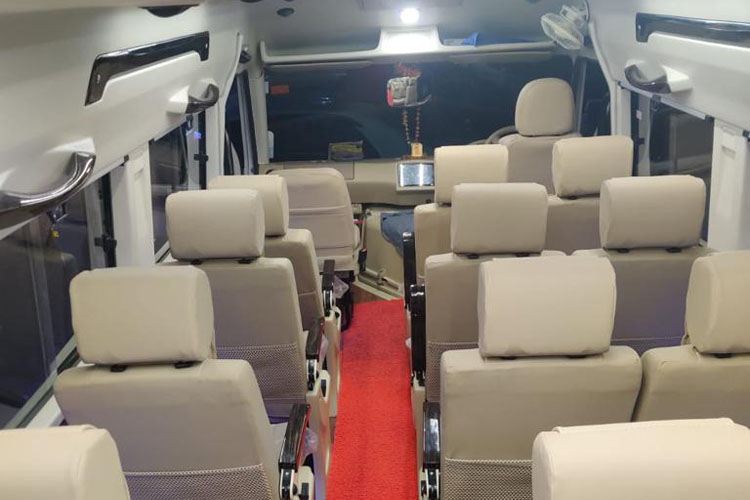 17 Seater Luxury Tempo Traveller