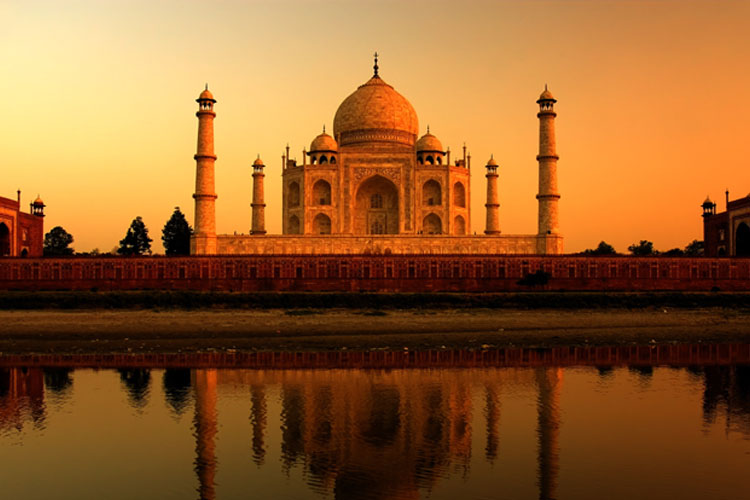 Hire Tempo Traveller on Rent